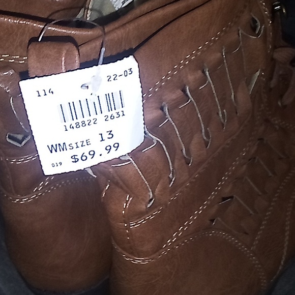 Boots - Picture 3 of 3